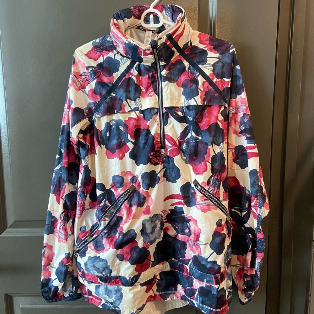 LULULEMON Miss Misty Pullover Windbreaker- Inky Floral Ghost
